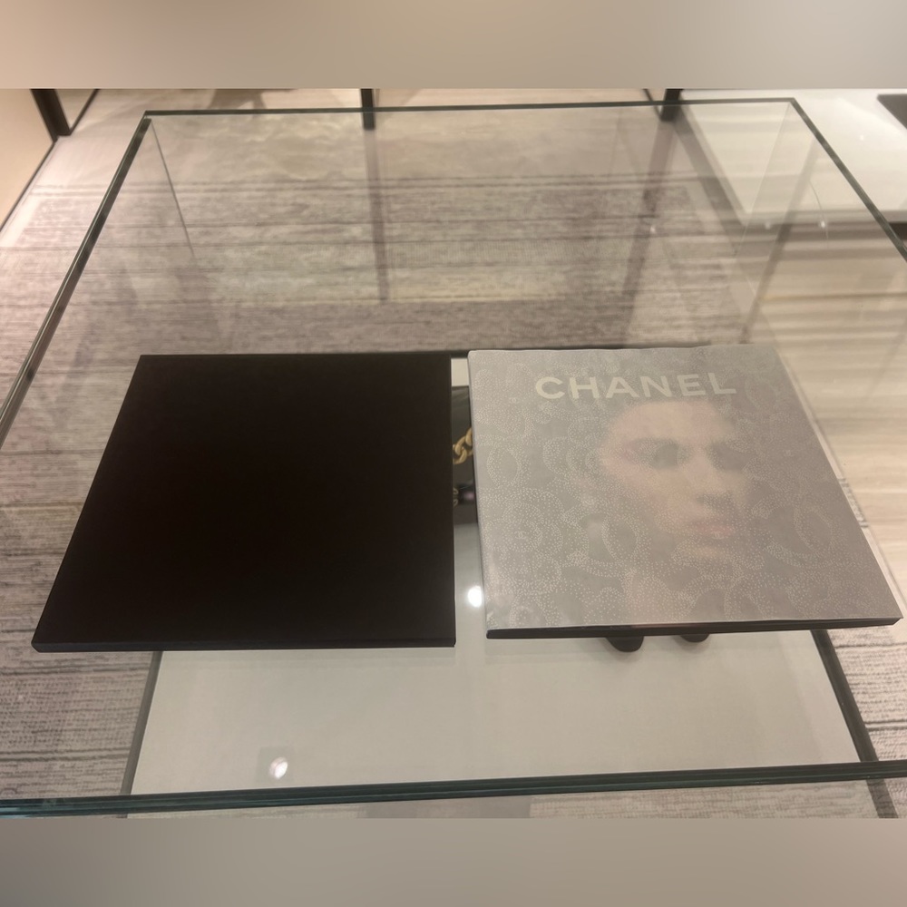 Chanel Books - Picture 4 of 5